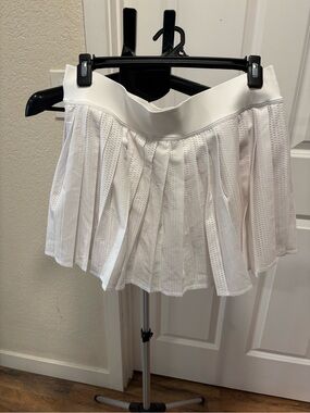 Lululemon pleated skirt